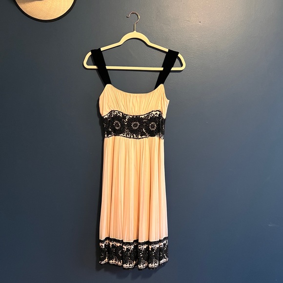 Vintage Diane Von Furstenberg - Picture 2 of 9